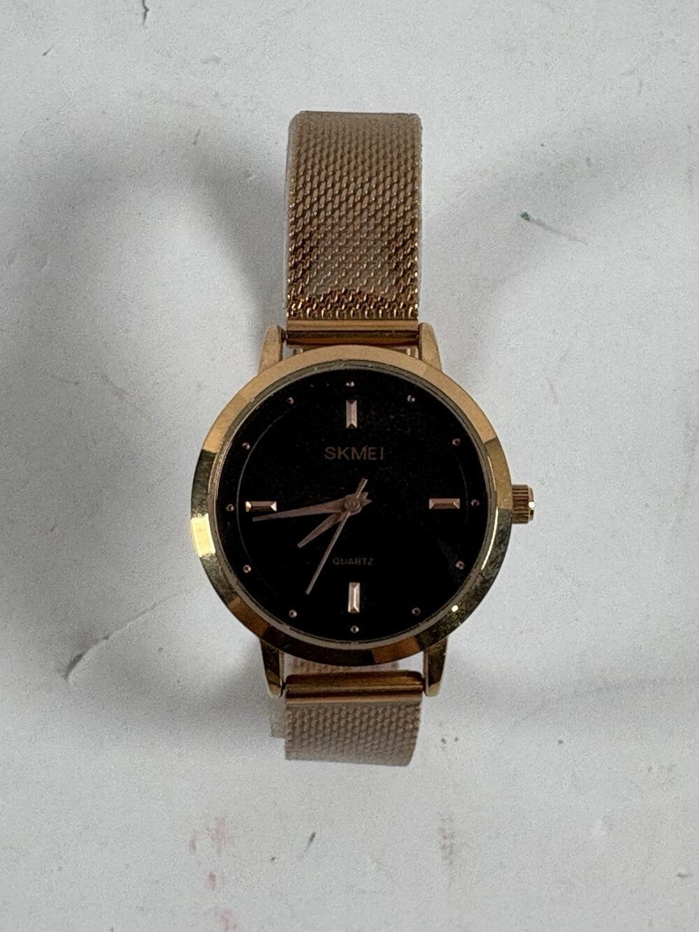 SKMEI 1528 Women’s Rose Gold Mesh Band Quartz Watch Black Dial Analog